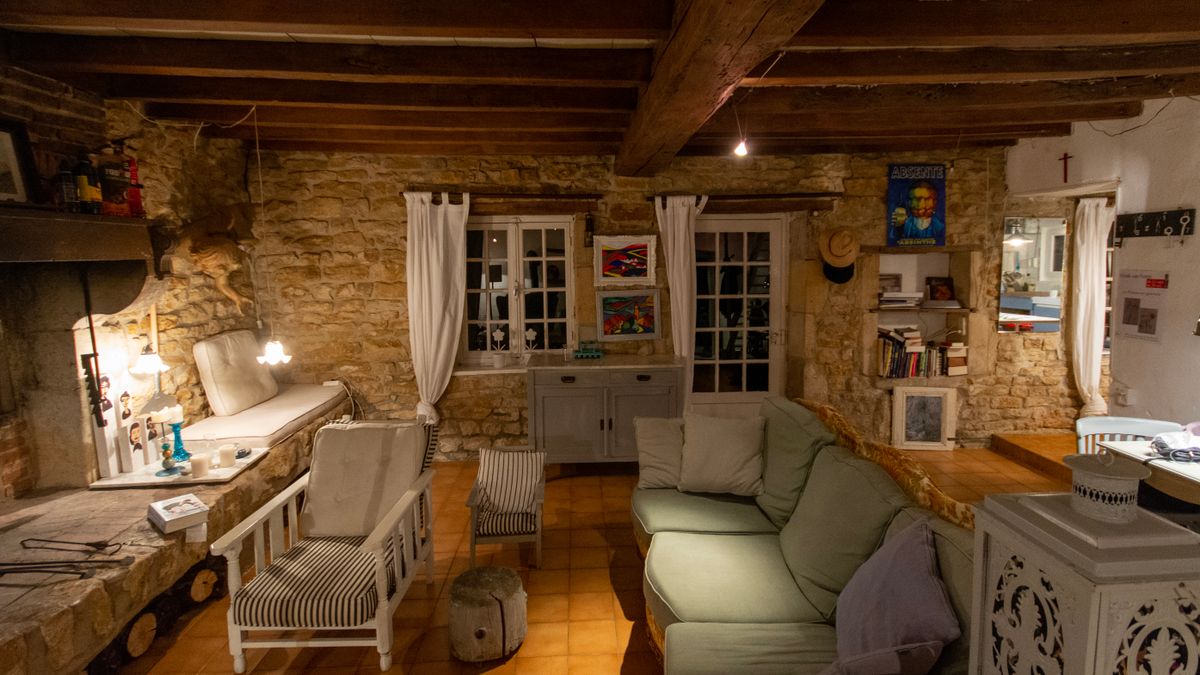 Simple Ways to Add Character to a Rented Home