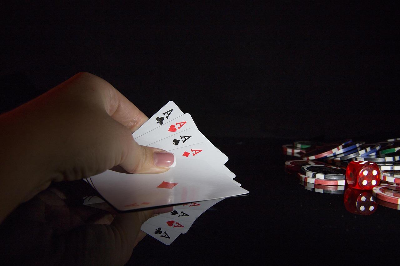 iGaming 2025: Slot Volatility, Poker GTO, and Betting Trends