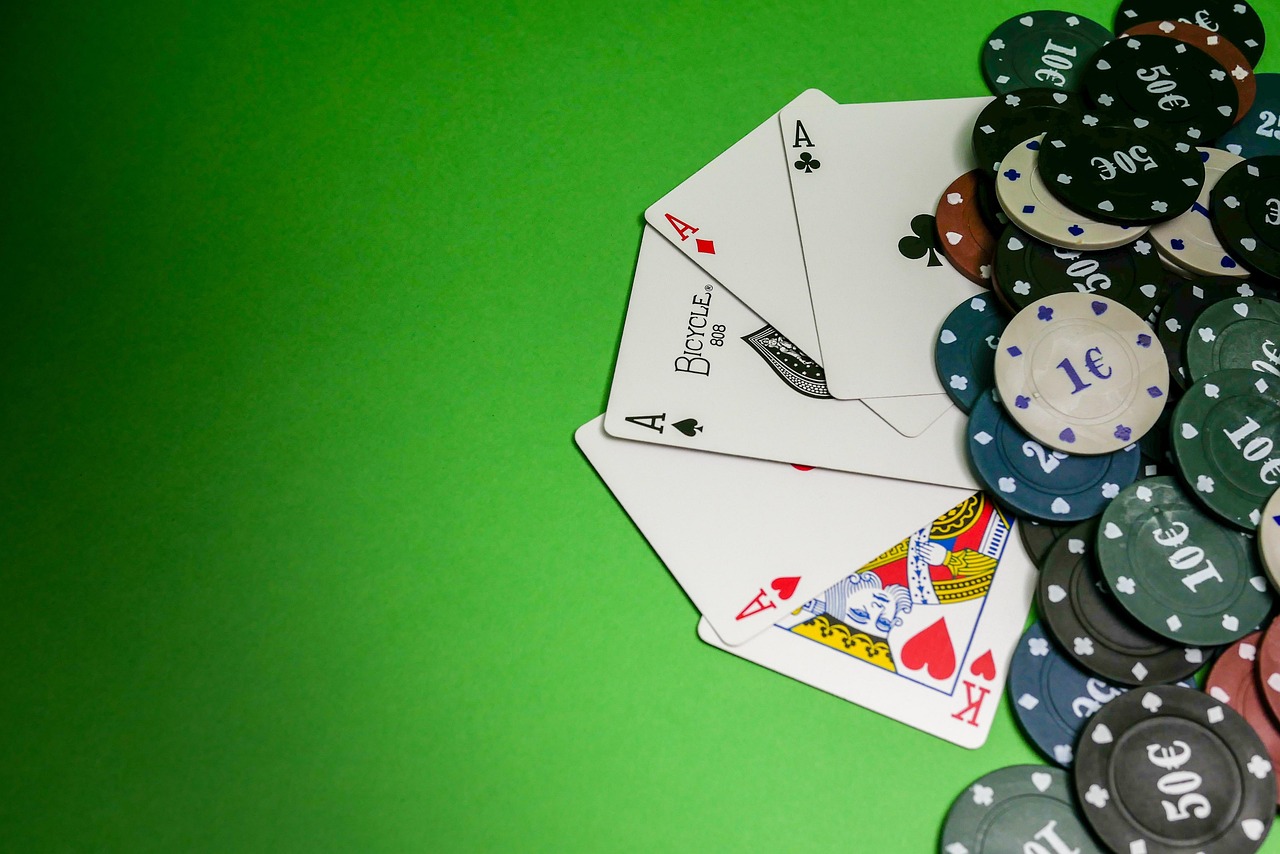 iGaming Decoded: Inside Casinos, Betting, Slots & Poker