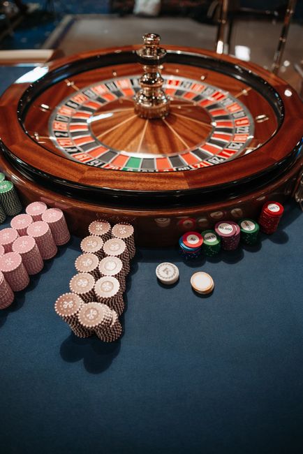 Slot Volatility Explained: Why Big Wins Feel So Rare