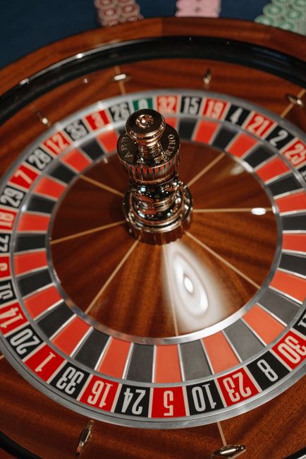 Slots, Poker & Sportsbooks: A Real Look Inside iGaming