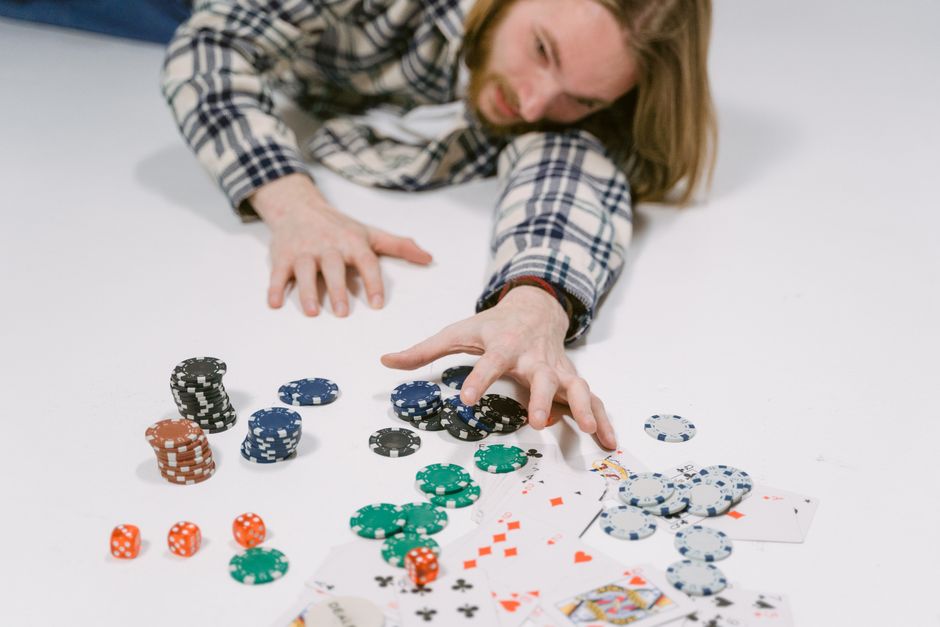 The Hidden Math Behind Every Spin, Bet, and Bluff
