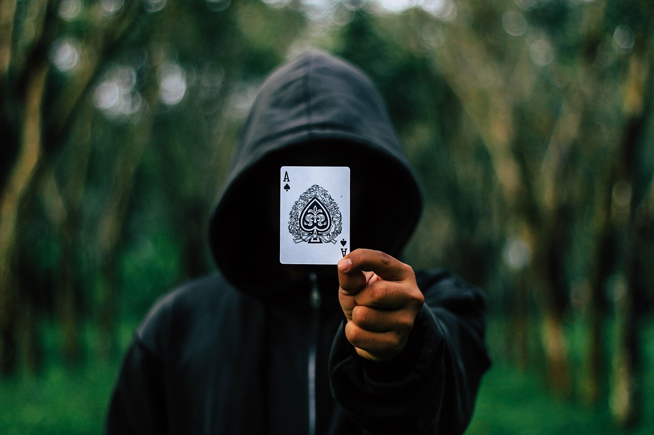 The iGaming Edge: How Smart Players Approach Casino, Betting, Slots & Poker
